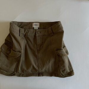 BDG Olive mini skirt size small petite